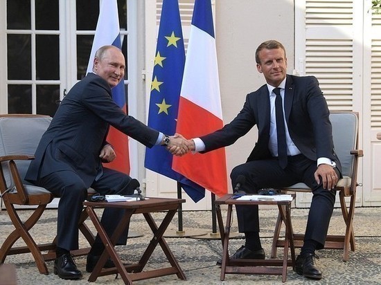 В Киеве недовольны прошедшей во Франции встречей Путина с Макроном