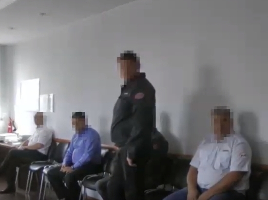 «МК в Чите» публикует видео массового задержания на станции Борзе