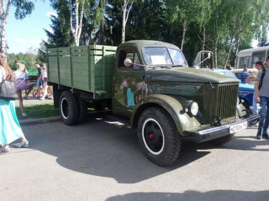 Кортеж из 20 ретро-автомобилей проедет по Кемерову в День шахтера