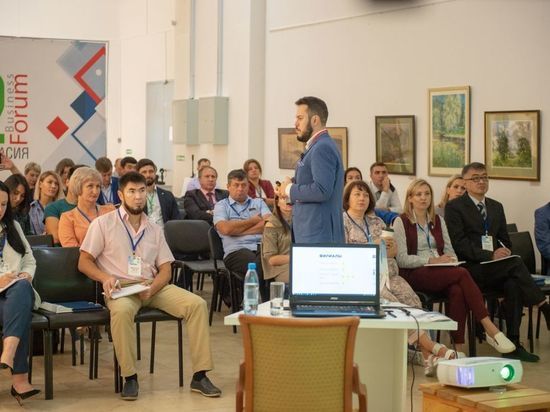 Хакасские предприниматели слушают тренинги ведущих экспертов по бизнесу