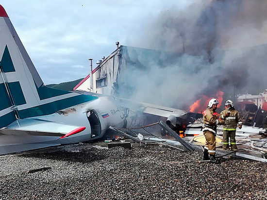 Экипаж самолета АН-24, разбившегося в Нижнеангарске, представлен к наградам