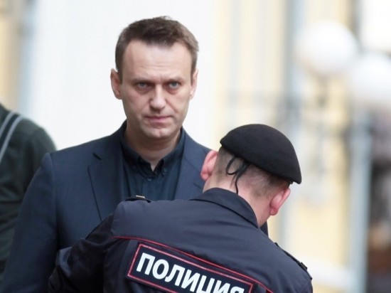 Суд отказался продлить арест Навального из-за госпитализации