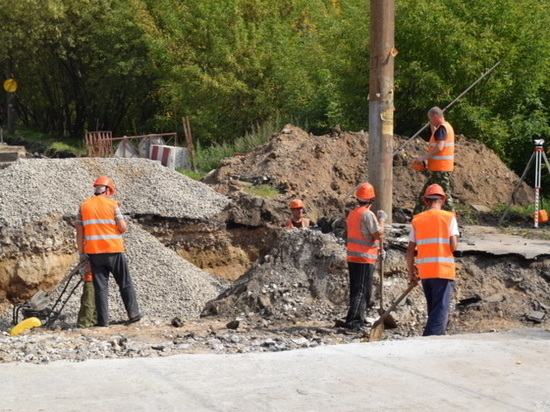 Ивановские чиновники проверили, как идет ремонт одной из улиц города