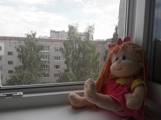 В Обнинске маленькая девочка выпала из окна