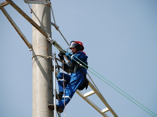 В Юрьянском районе идет ремонт на воздушных линиях электропередачи