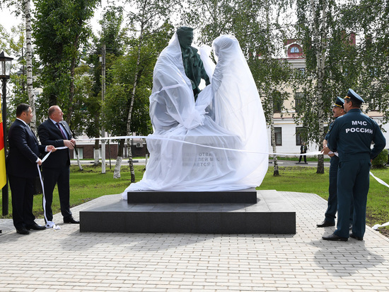 В Твери открыли памятник пожарным-спасателям