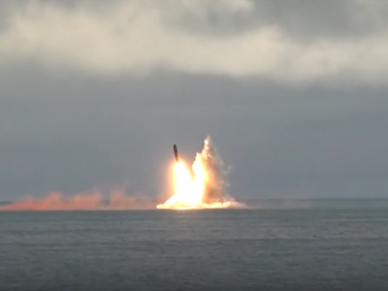 Появилось видео запуска ракеты «Булава» с подлодки «Юрий Долгорукий»