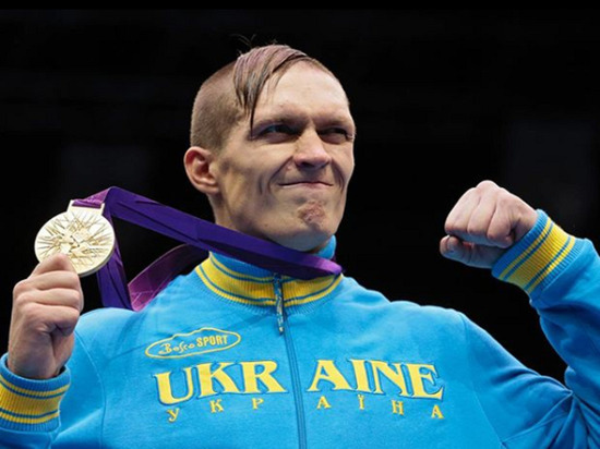 Украинец Усик отказался драться с российским боксером из-за политики