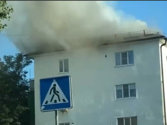 Из горящей пятиэтажки в Новороссийске эвакуировали 35 человек