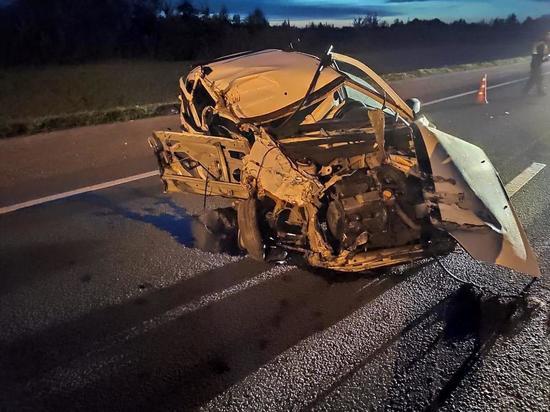 На М-10 в Тверской области водитель без прав попал в страшную аварию