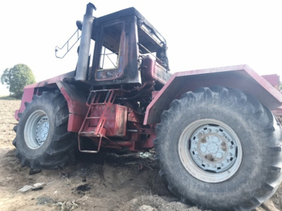 В Починковском районе прямо в поле загорелся трактор