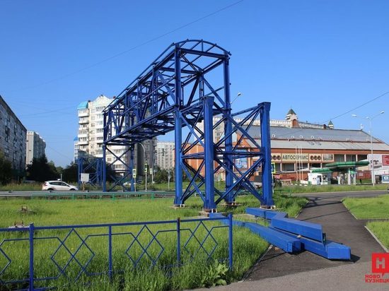 Новый надземный переход возводят в Новокузнецке