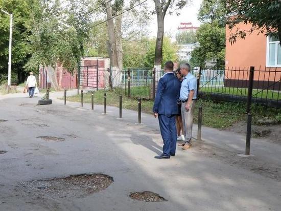 И.о. вице-мэра Рязани оценил ход ремонта дорог к школам и детсадам
