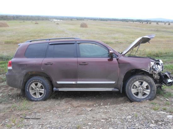 Водитель Land Cruiser в Забайкалье въехал в Ford