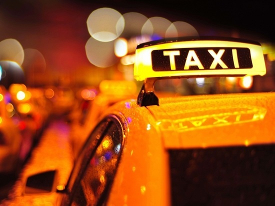 Почти десятая часть петербургских таксистов работает с нарушениями