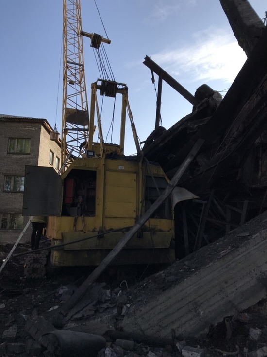 Рабочий погиб при разборе здания на территории бывшего СЦБК