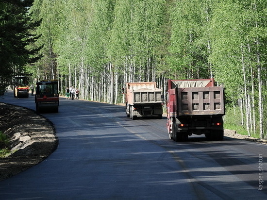 До конца года отремонтируют 30 километров свердловских поселковых дорог