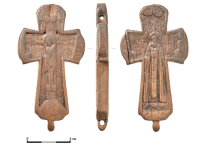 Редкий артефакт — нательный деревянный крест, обнаруженный столичными археологами, мог сохраниться благодаря «консервирующему эффекту» земли в Зарядье