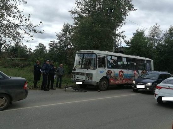 В Воткинске ребенок на велосипеде попал под автобус