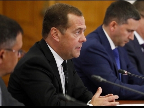 Дмитрий Медведев заявил о необходимости создания современного пассажирского флота на Волге