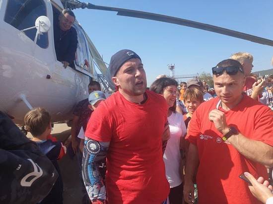 Житель Бурятии сдвинул с места 13-тонный вертолет