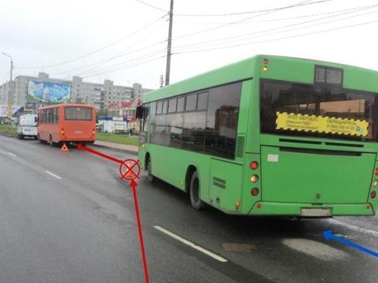 В Архангельске не поделили дорогу два пассажирских автобуса