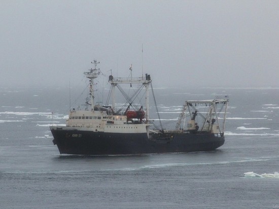Северный флот завершает завоз зимних запасов в Арктику