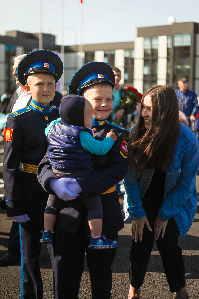 Мальчишки плакали с родителями в унисон: в Кемерове открылось президентское кадетское училище