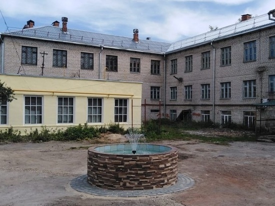 Музею строителей в Калуге подарили фонтан