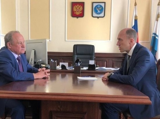 Экс-мэр Горно-Алтайска отказался от участия в выборах и стал членом команды Олега Хорохордина