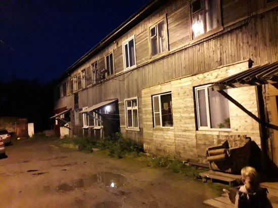 Жилые дома в Лабытнанги тонут в фекальных стоках