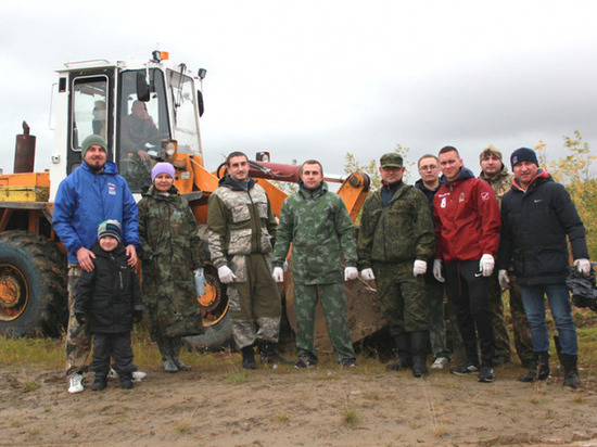 С участка дороги «Салехард – Горнокнязевск» вывезли 12 тонн мусора