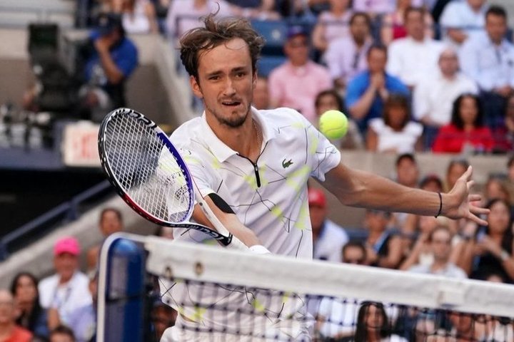 Даниил Медведев обыграл Стена Вавринку и вышел в полуфинал US Open