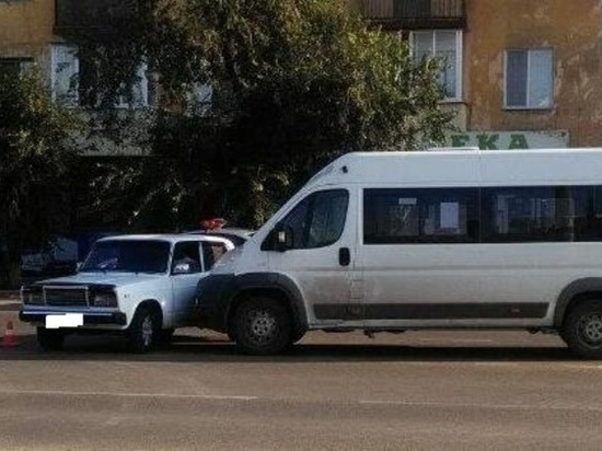 Водитель «Жигулей» пострадал, не уступив дорогу маршрутке в Чите