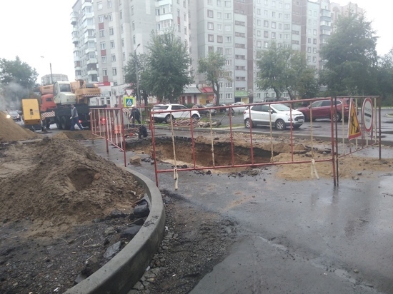 В Архангельске продолжают ломать едва отремонтированный Новгородский проспект