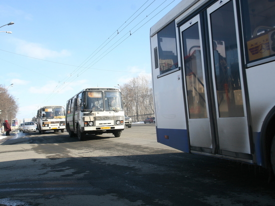 Один из пригородных кемеровских автобусов изменит расписание
