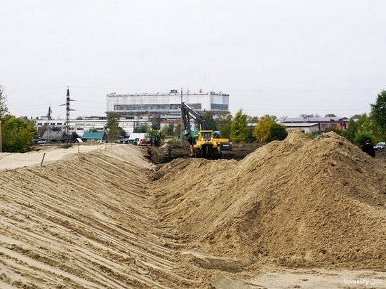 Военные строят в Комсомольске-на-Амуре вторую дамбу