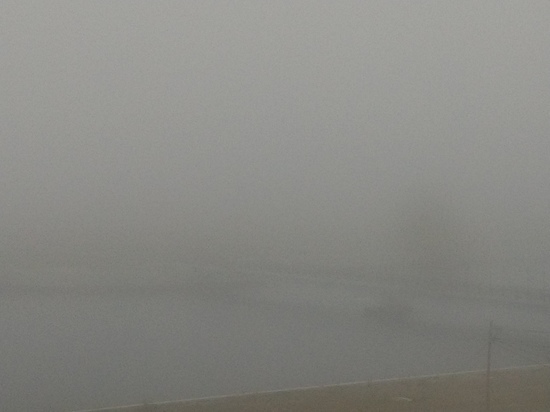 Туман мешает работе паромов и самолетов в Салехарде