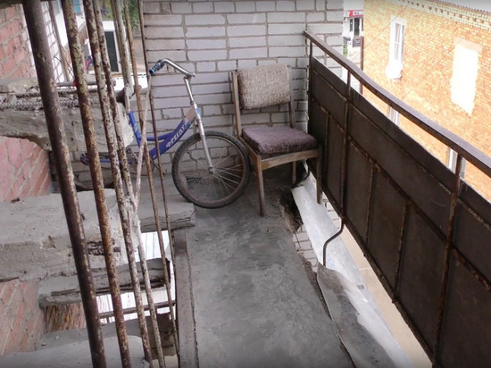 Жители общежития в Донском, где рухнул балкон с ребенком, обратились к властям