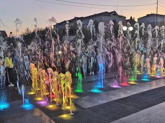 Сквер со светомузыкальным фонтаном открыли в Лабытнанги