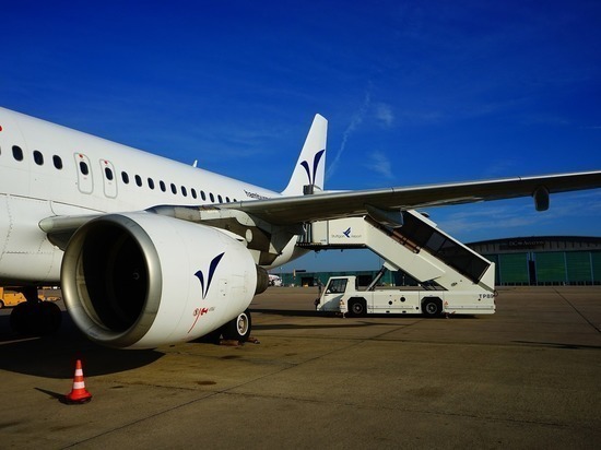 Возвращавшийся во Владивосток самолет не смог приземлиться в аэропорту вылета