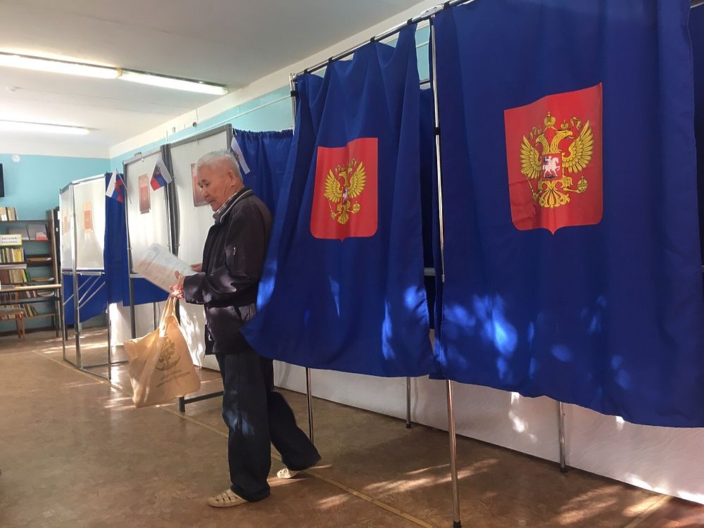 В Астраханской области выбирают губернатора : кадры с избирательных участков