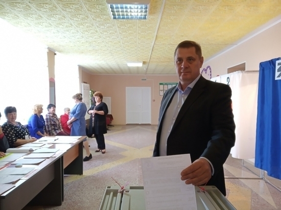 Николай Семисотов проголосовал за развитие родной земли