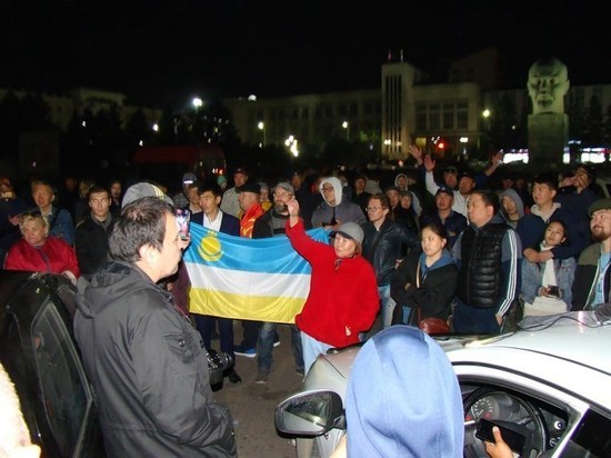 В Улан-Удэ устроили акцию протеста, которая продолжалась всю ночь