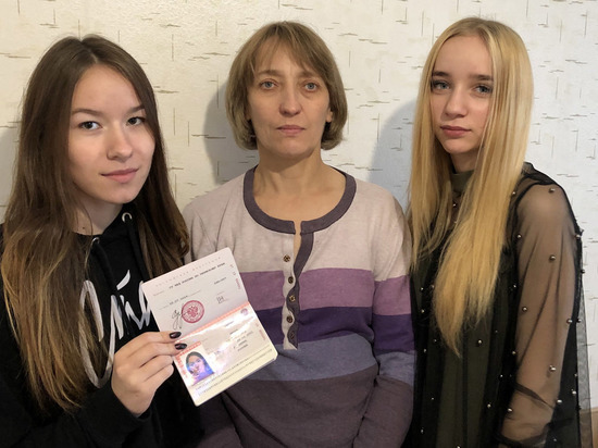 Сотрудники прикамской полиции помогли несовершеннолетней стать гражданкой РФ