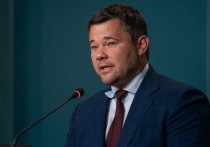 Руководитель администрации президента Украины Андрей Богдан примерил наручники французской полиции