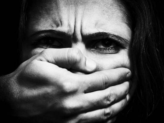 Жительницу Липецкой области изнасиловал друг семьи