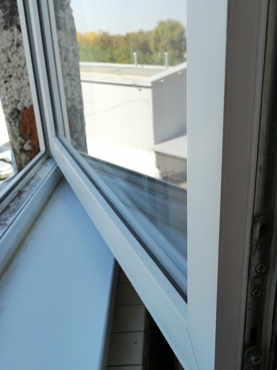 В Илекском районе шестилетний ребенок выпал из окна