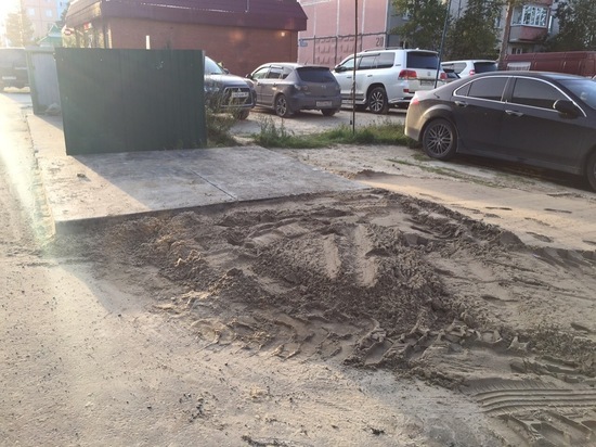 Жителей Муравленко возмутила установка мусорных баков во дворе