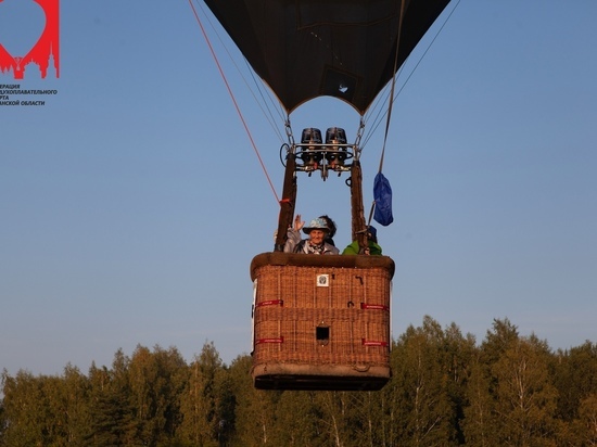 Рязанке на 90-летие подарили полет на воздушном шаре
